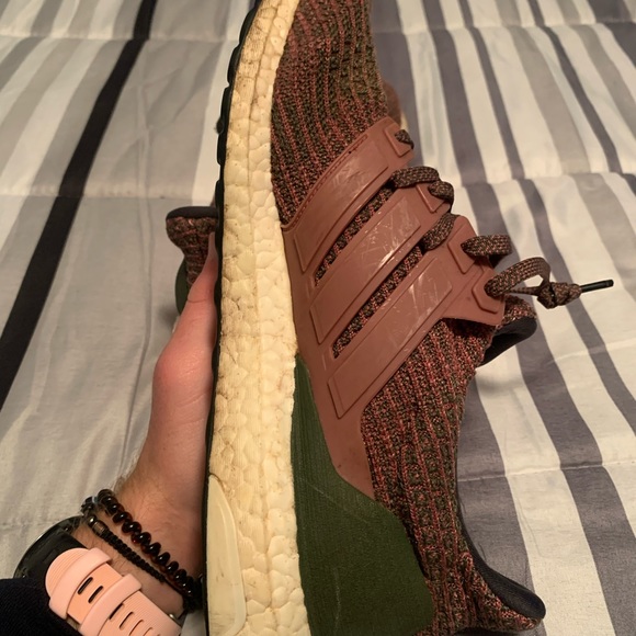 Mens 8.5 / Women’s 10 adidas UltraBoost 4.0 Pink Olive 2018 running shoes - Picture 8 of 10